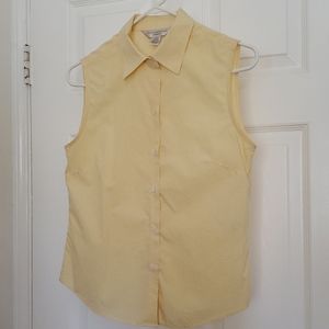 Fitted button down top